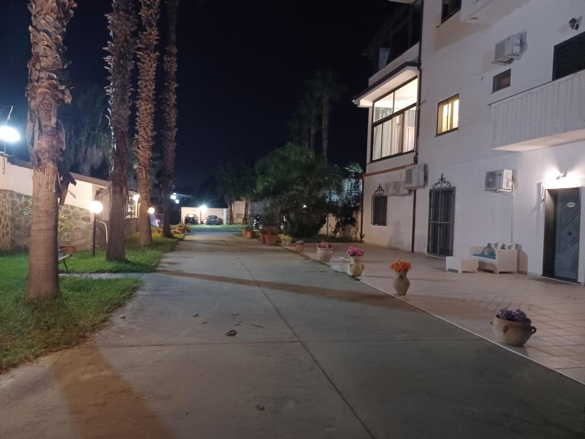 Palm House Bed & Breakfast Ламеция Терме Екстериор снимка